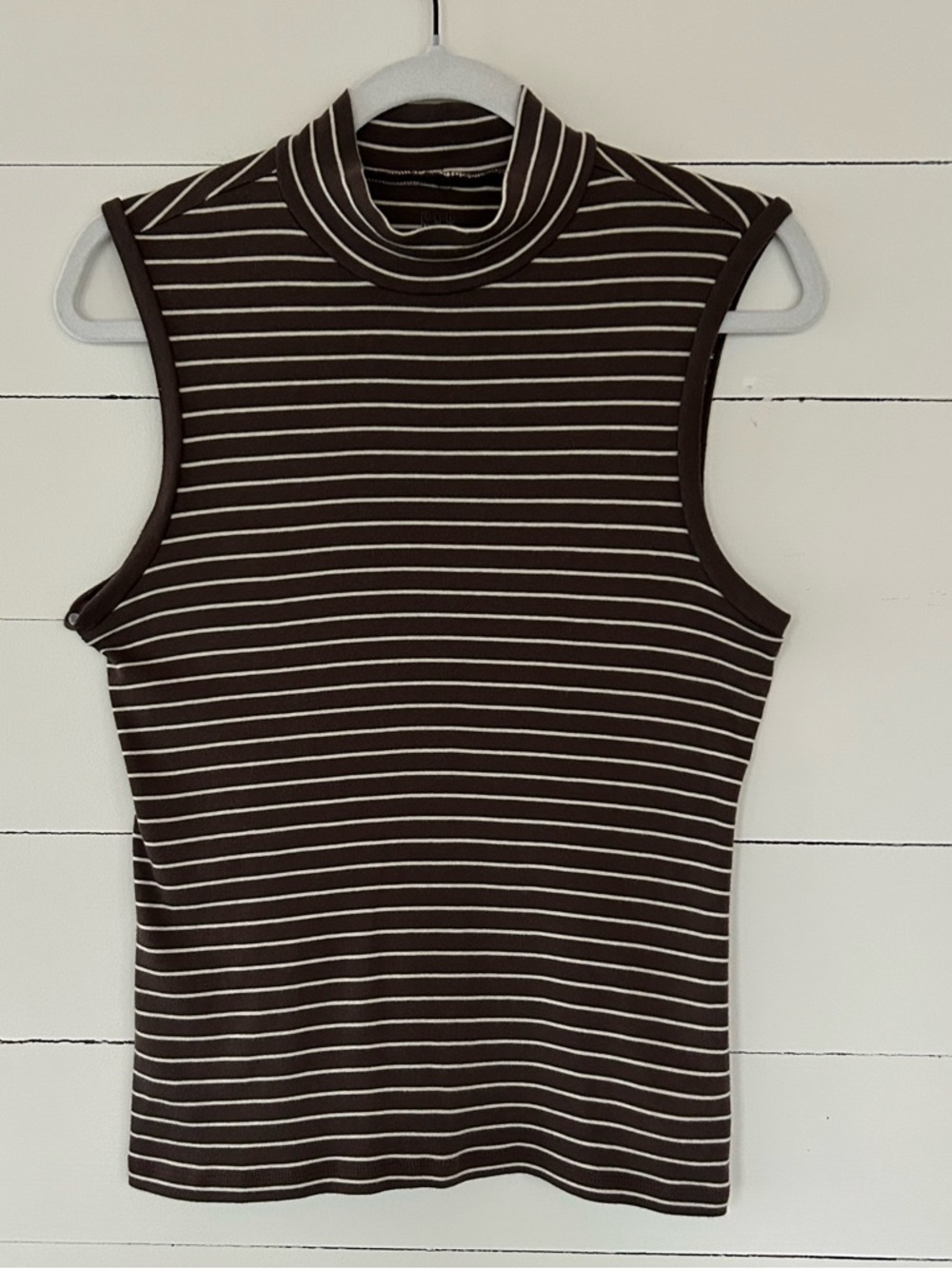 Gap Sleeveless Soft, Striped, Mock Neck. Size Large.